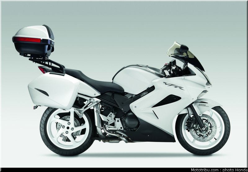 honda_800_vfr_2009_028