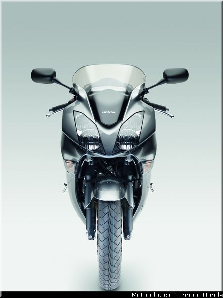 honda_800_vfr_2009_030