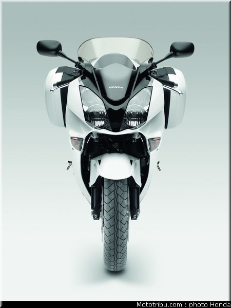 honda_800_vfr_2009_035