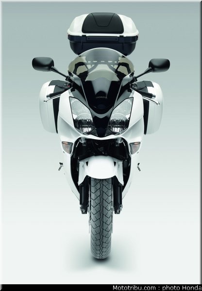 honda_800_vfr_2009_037