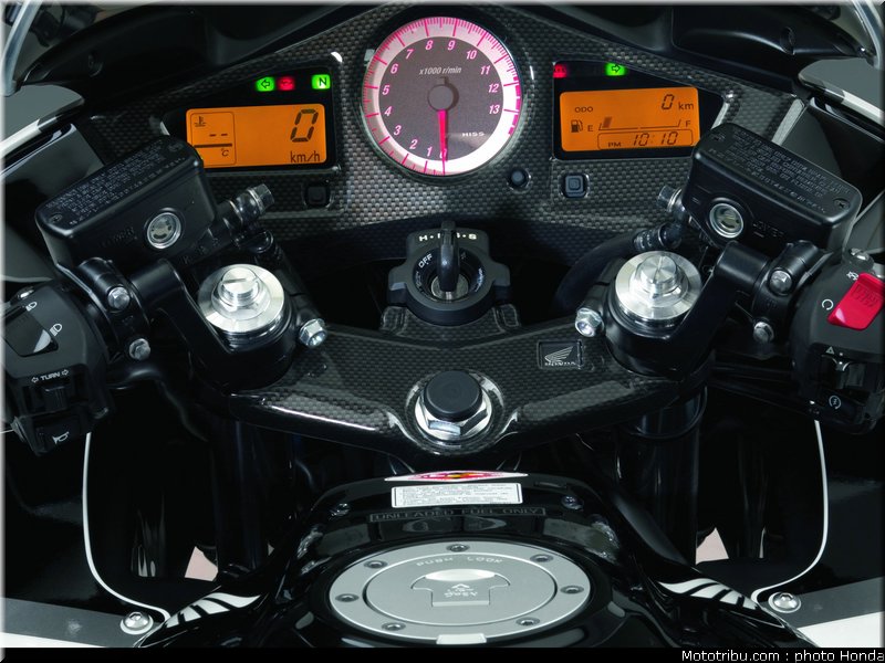 honda_800_vfr_2009_039