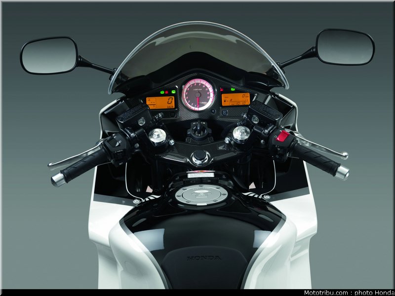 honda_800_vfr_2009_044
