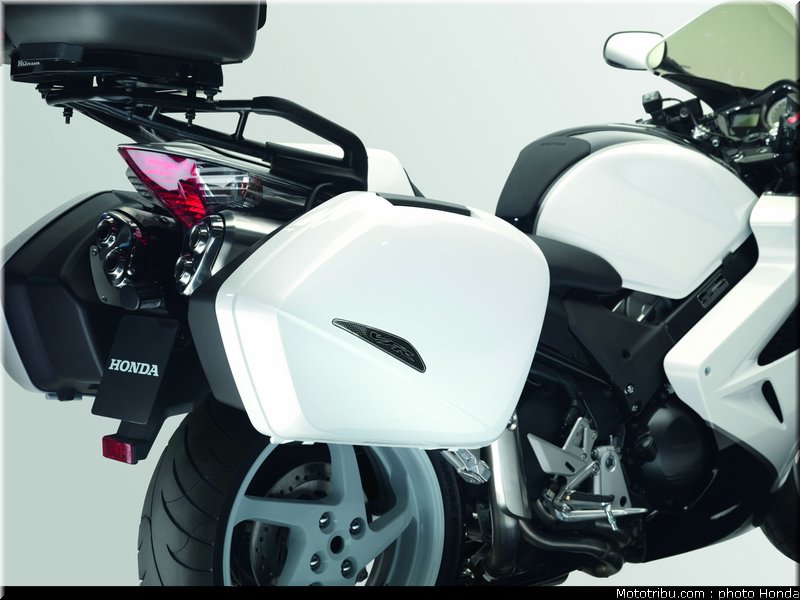 honda_800_vfr_2009_048