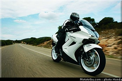 honda_800_vfr_2009_005.jpg