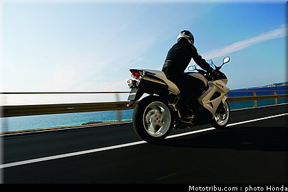 honda_800_vfr_2009_006.jpg
