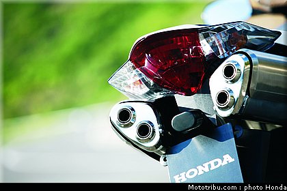 honda_800_vfr_2009_008.jpg