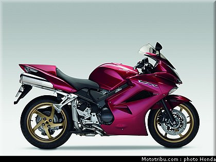 honda_800_vfr_2009_011.jpg