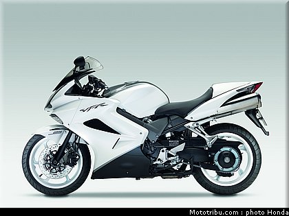 honda_800_vfr_2009_016.jpg