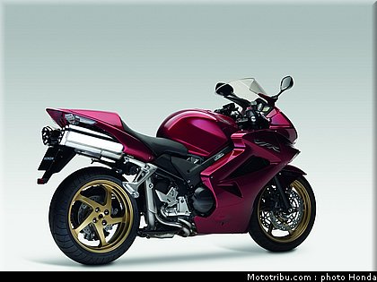 honda_800_vfr_2009_018.jpg