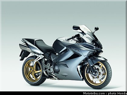 honda_800_vfr_2009_019.jpg