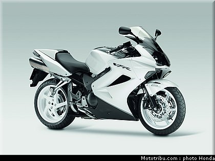 honda_800_vfr_2009_021.jpg
