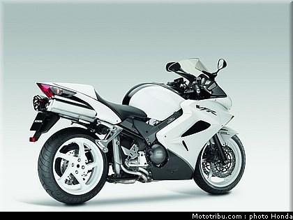 honda_800_vfr_2009_022.jpg