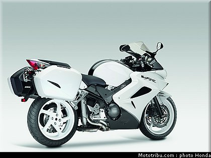 honda_800_vfr_2009_024.jpg