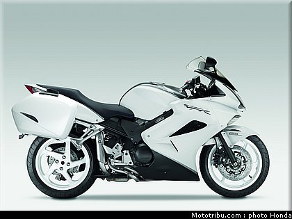 honda_800_vfr_2009_025.jpg