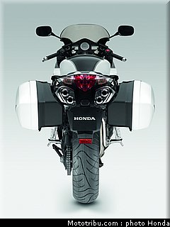honda_800_vfr_2009_036.jpg