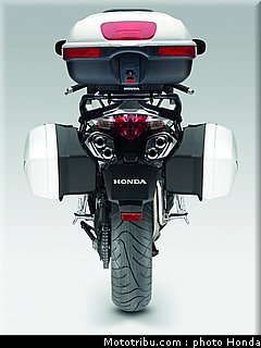 honda_800_vfr_2009_038.jpg