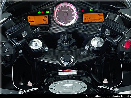honda_800_vfr_2009_039.jpg