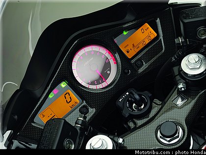 honda_800_vfr_2009_040.jpg