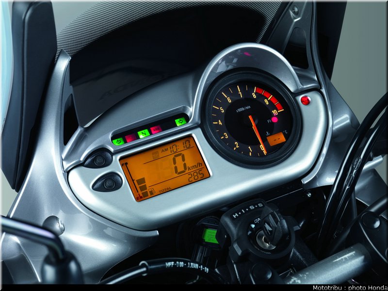 honda_transalp2009_0075