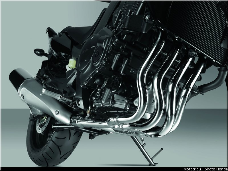 honda_1000_cbf_2010_0050