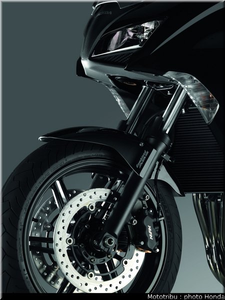 honda_1000_cbf_2010_0053