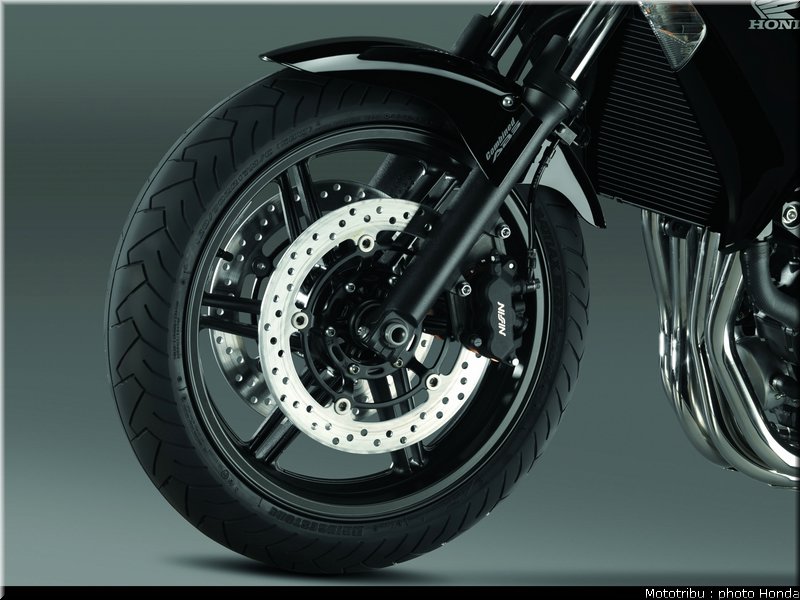 honda_1000_cbf_2010_0055