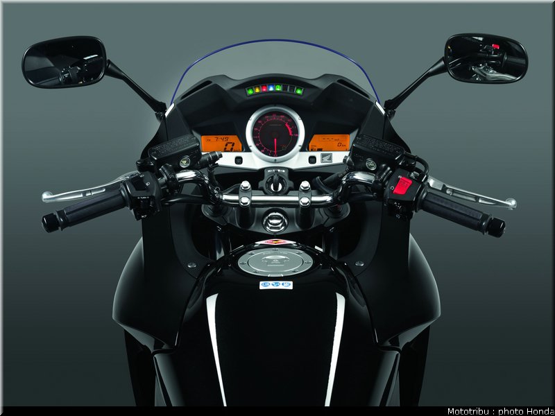 honda_1000_cbf_2010_0057