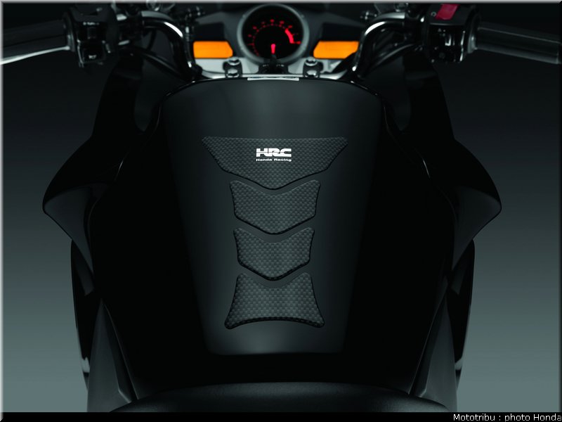 honda_1000_cbf_2010_0090