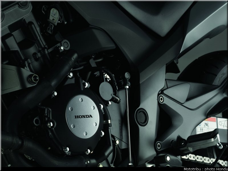honda_1000_cbf_2010_0105