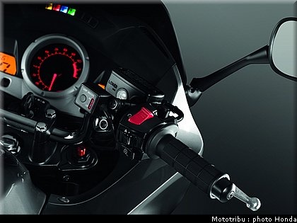 honda_1000_cbf_2010_0108.jpg