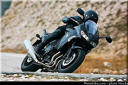 tnhonda_1000_cbf_2010_0002.jpg