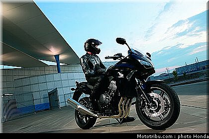 tnhonda_1000_cbf_2010_0003.jpg