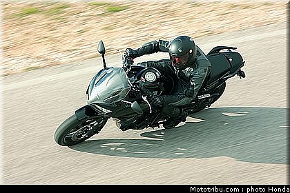 tnhonda_1000_cbf_2010_0005.jpg