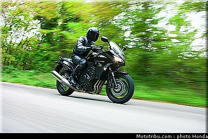 tnhonda_1000_cbf_2010_0010.jpg