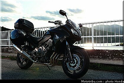 tnhonda_1000_cbf_2010_0018.jpg