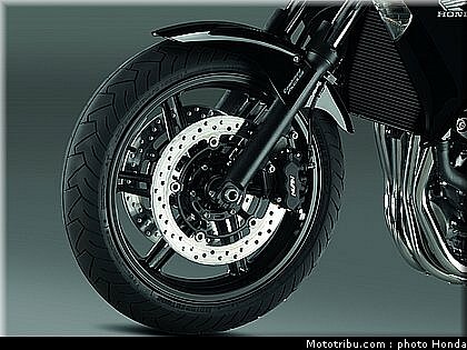 tnhonda_1000_cbf_2010_0052.jpg