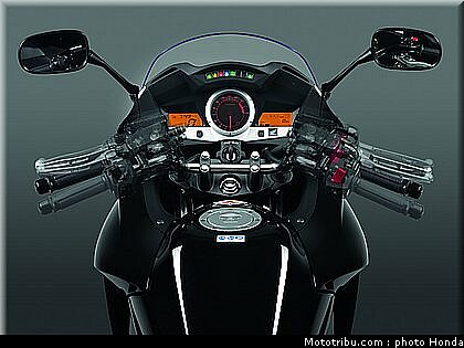 tnhonda_1000_cbf_2010_0053.jpg