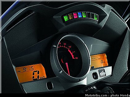 tnhonda_1000_cbf_2010_0058.jpg
