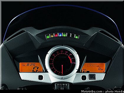 tnhonda_1000_cbf_2010_0059.jpg