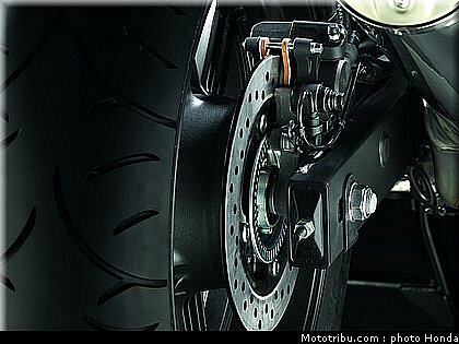 tnhonda_1000_cbf_2010_0061.jpg