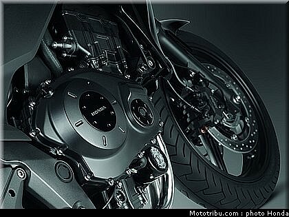tnhonda_1000_cbf_2010_0075.jpg