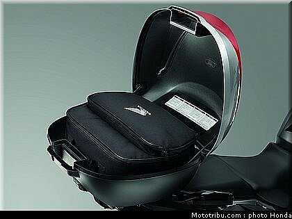 tnhonda_1000_cbf_2010_0098.jpg