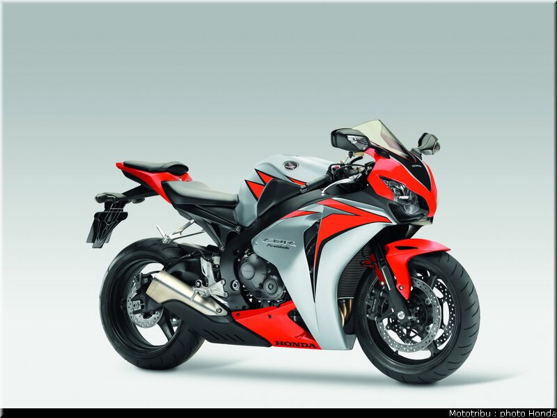 honda_1000cbr_2010_007