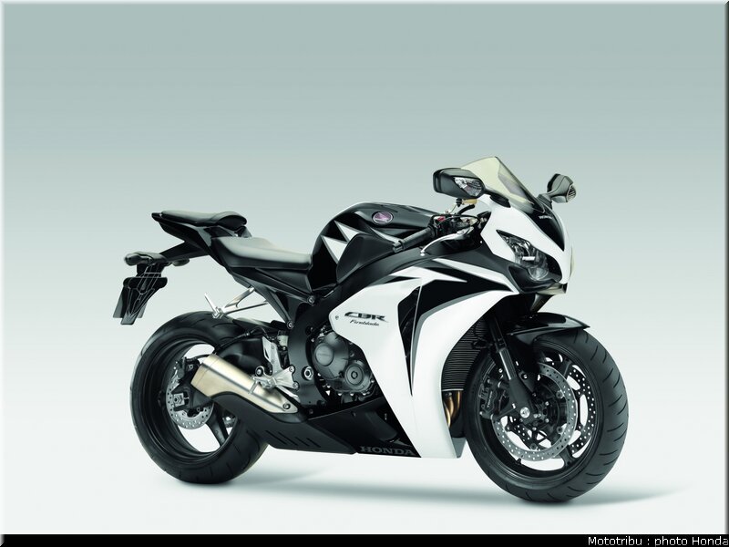 honda_1000cbr_2010_008