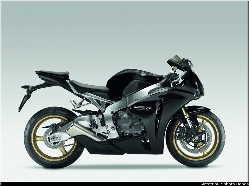 honda_1000cbr_2010_010