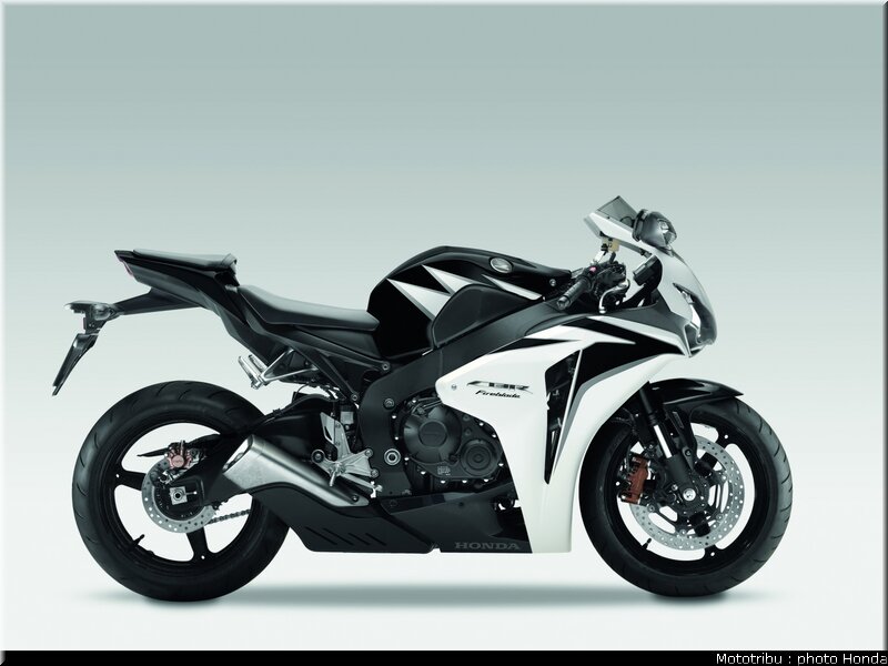 honda_1000cbr_2010_012