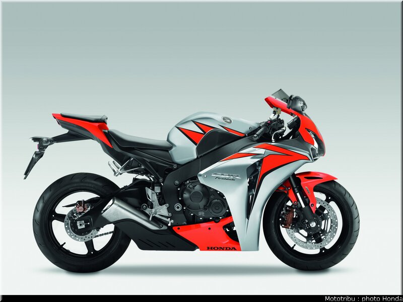 honda_1000cbr_2010_013