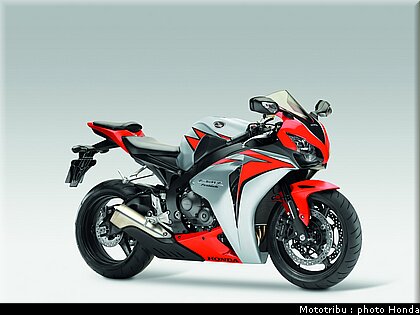 honda_1000cbr_2010_007.jpg