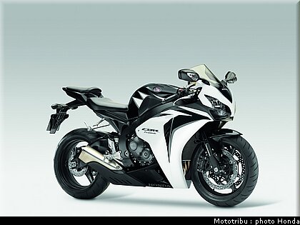 honda_1000cbr_2010_008.jpg