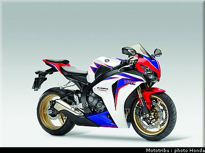 honda_1000cbr_2010_009.jpg